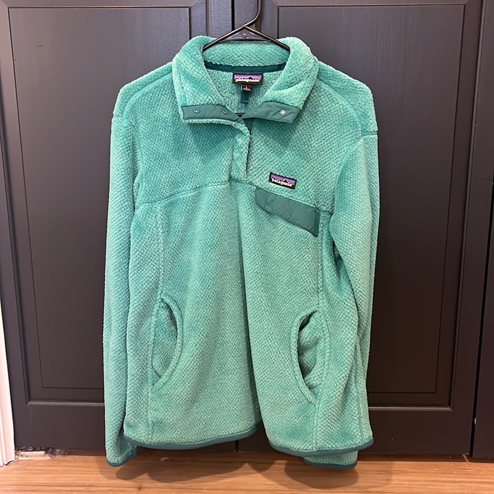 Patagonia sea foam green cozy jacket